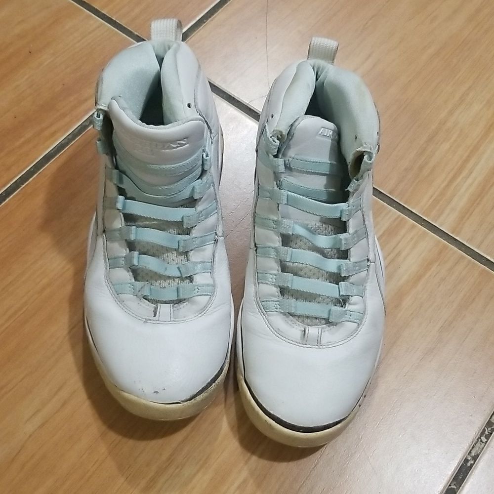 Nike Air Jordan snickers size 10 well worn